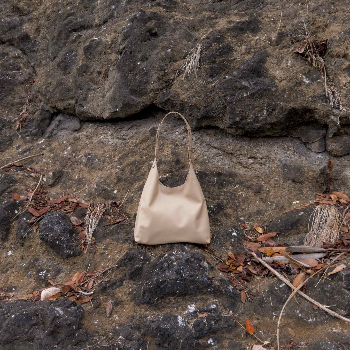 LARGE TITI BAG- BEIGE