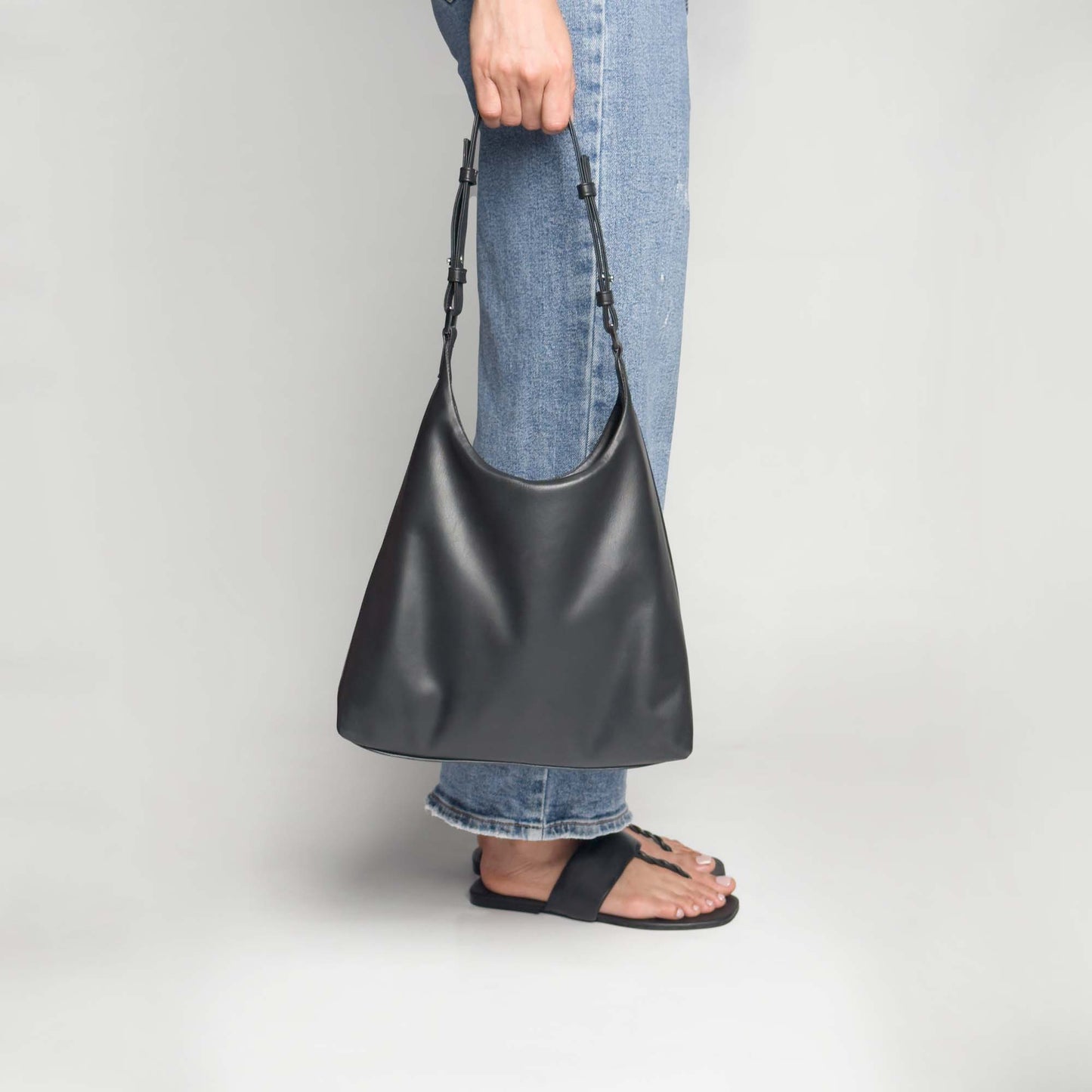 LARGE TITI BAG- BLACK