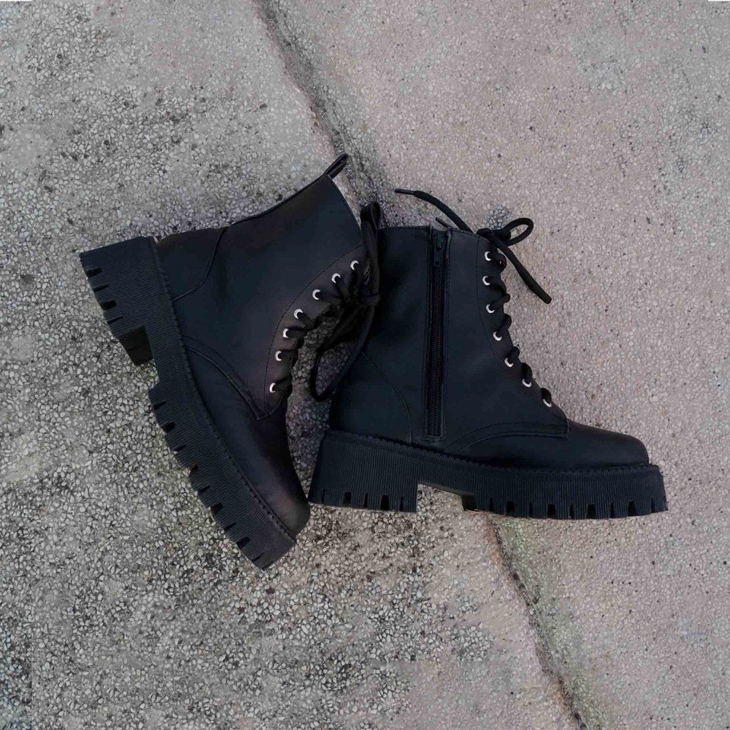 BOTAS IT BLACK
